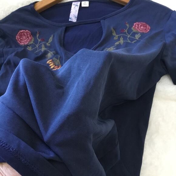 Alya Blue Cut Out Embellished Blouse - Picture 13 of 13